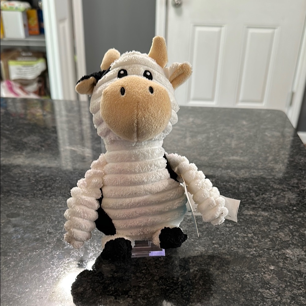 Prime Pets Dog Toy Adorable Cow Plush Squeaky Toy 8” x 6” NWT Farm Animal Friend - Picture 4 of 9